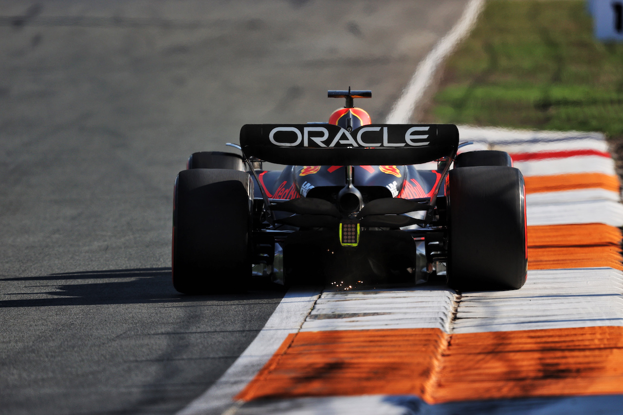 GP OLANDA, Max Verstappen (NLD) Red Bull Racing RB18.
02.09.2022. Formula 1 World Championship, Rd 14, Dutch Grand Prix, Zandvoort, Netherlands, Practice Day.
- www.xpbimages.com, EMail: requests@xpbimages.com © Copyright: Moy / XPB Images