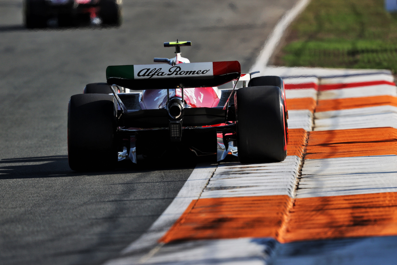GP OLANDA, Guanyu Zhou (CHN) Alfa Romeo F1 Team C42.
02.09.2022. Formula 1 World Championship, Rd 14, Dutch Grand Prix, Zandvoort, Netherlands, Practice Day.
- www.xpbimages.com, EMail: requests@xpbimages.com © Copyright: Moy / XPB Images