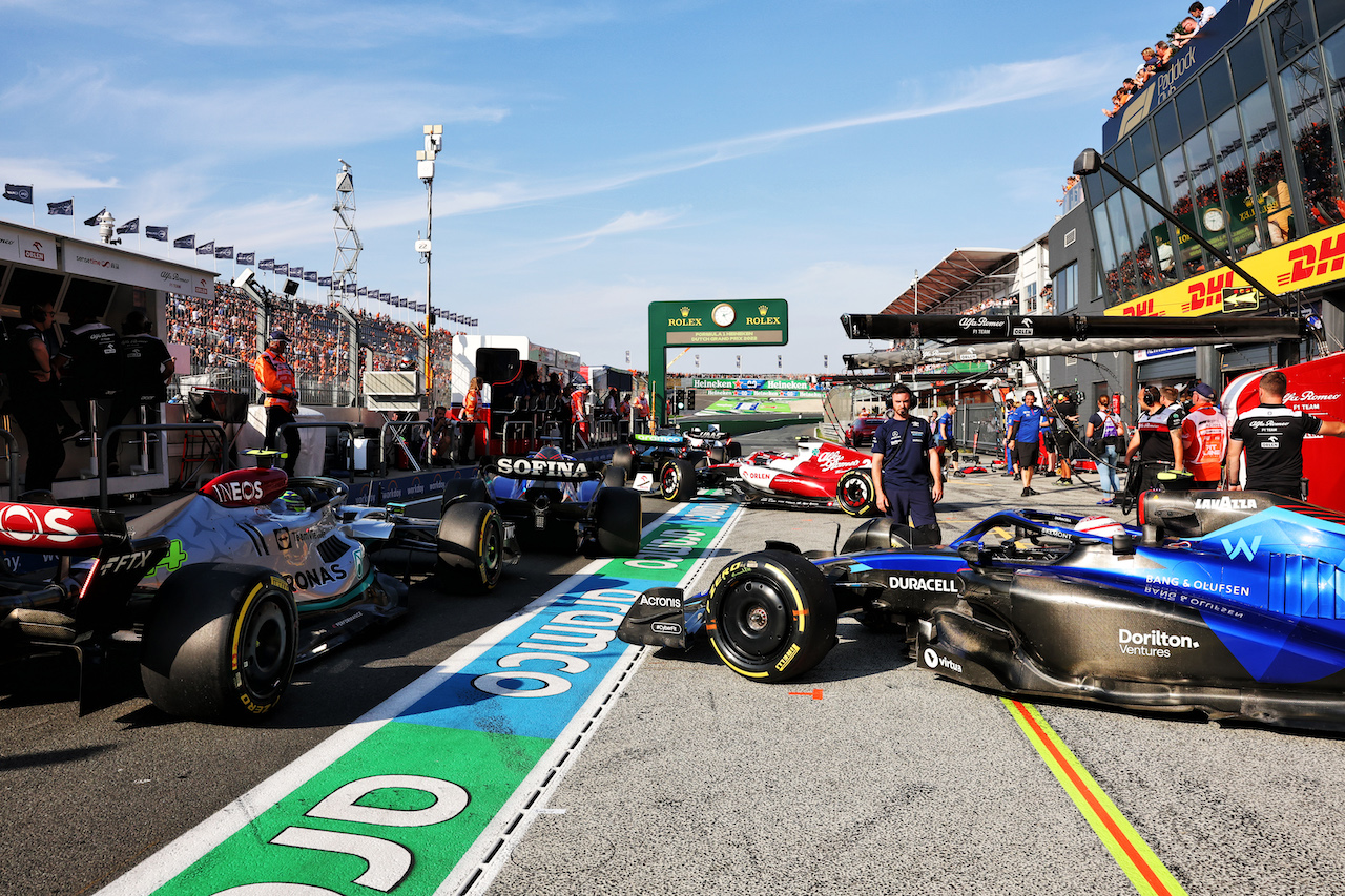 GP OLANDA, Nicholas Latifi (CDN) Williams Racing FW44 leaves the pits.
02.09.2022. Formula 1 World Championship, Rd 14, Dutch Grand Prix, Zandvoort, Netherlands, Practice Day.
- www.xpbimages.com, EMail: requests@xpbimages.com © Copyright: Bearne / XPB Images