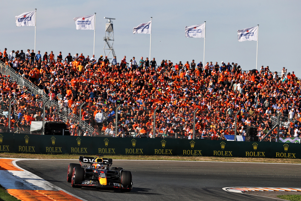 GP OLANDA, Max Verstappen (NLD) Red Bull Racing RB18.
02.09.2022. Formula 1 World Championship, Rd 14, Dutch Grand Prix, Zandvoort, Netherlands, Practice Day.
- www.xpbimages.com, EMail: requests@xpbimages.com © Copyright: Moy / XPB Images