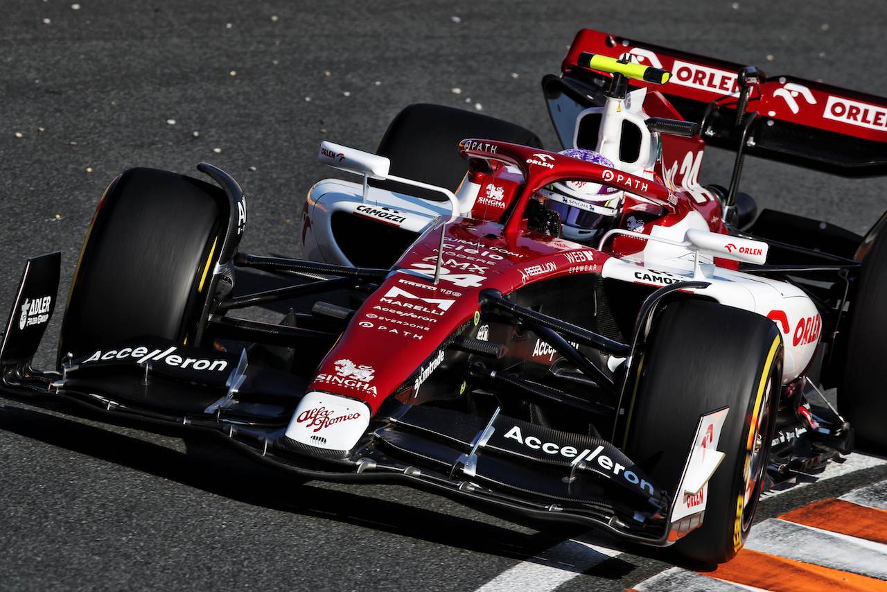 GP OLANDA, Guanyu Zhou (CHN) Alfa Romeo F1 Team C42.
02.09.2022. Formula 1 World Championship, Rd 14, Dutch Grand Prix, Zandvoort, Netherlands, Practice Day.
 - www.xpbimages.com, EMail: requests@xpbimages.com © Copyright: Coates / XPB Images