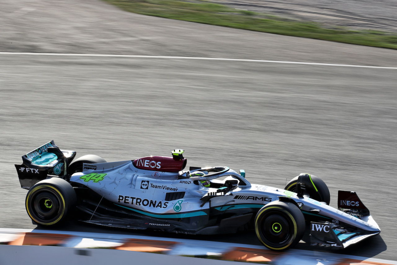 GP OLANDA, Lewis Hamilton (GBR) Mercedes AMG F1 W13.
02.09.2022. Formula 1 World Championship, Rd 14, Dutch Grand Prix, Zandvoort, Netherlands, Practice Day.
 - www.xpbimages.com, EMail: requests@xpbimages.com © Copyright: Coates / XPB Images