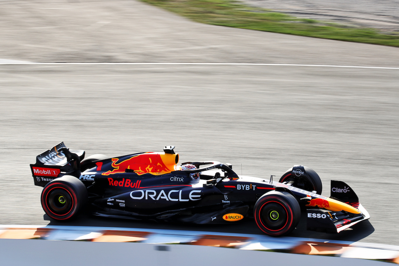 GP OLANDA, Max Verstappen (NLD) Red Bull Racing RB18.
02.09.2022. Formula 1 World Championship, Rd 14, Dutch Grand Prix, Zandvoort, Netherlands, Practice Day.
 - www.xpbimages.com, EMail: requests@xpbimages.com © Copyright: Coates / XPB Images
