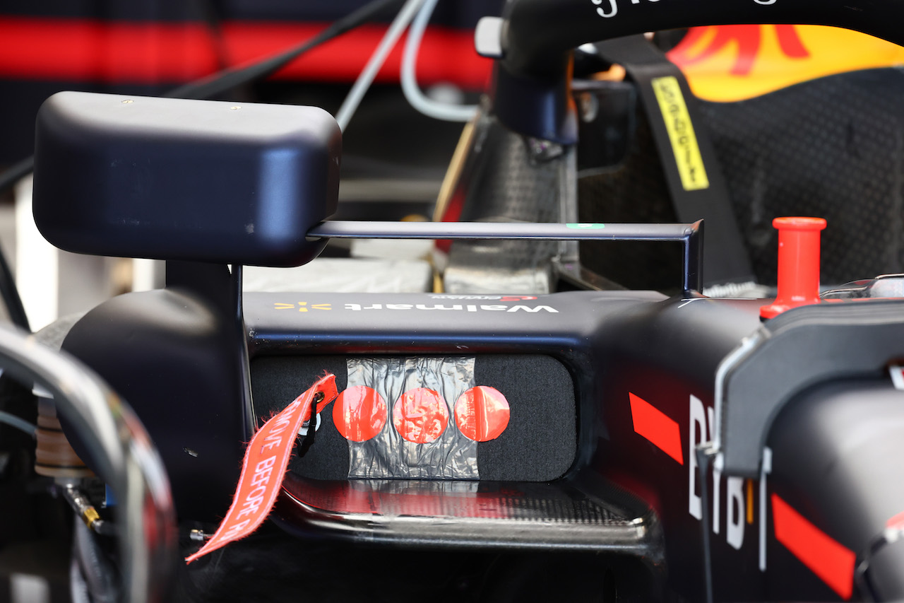 GP OLANDA, Red Bull Racing RB18 testing a new wing mirror.
02.09.2022. Formula 1 World Championship, Rd 14, Dutch Grand Prix, Zandvoort, Netherlands, Practice Day.
- www.xpbimages.com, EMail: requests@xpbimages.com ¬© Copyright: Batchelor / XPB Images