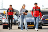 GP OLANDA, (L to R): Rupert Manwaring (GBR) Ferrari Performance Coach with Isabel Hernaez e her boyfriend Carlos Sainz Jr (ESP) Ferrari.
02.09.2022. Formula 1 World Championship, Rd 14, Dutch Grand Prix, Zandvoort, Netherlands, Practice Day.
 - www.xpbimages.com, EMail: requests@xpbimages.com © Copyright: Coates / XPB Images