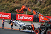 GP OLANDA, The AlphaTauri AT03 of Yuki Tsunoda (JPN) AlphaTauri is removed from the gravel trap in the second practice session.
02.09.2022. Formula 1 World Championship, Rd 14, Dutch Grand Prix, Zandvoort, Netherlands, Practice Day.
 - www.xpbimages.com, EMail: requests@xpbimages.com © Copyright: Coates / XPB Images