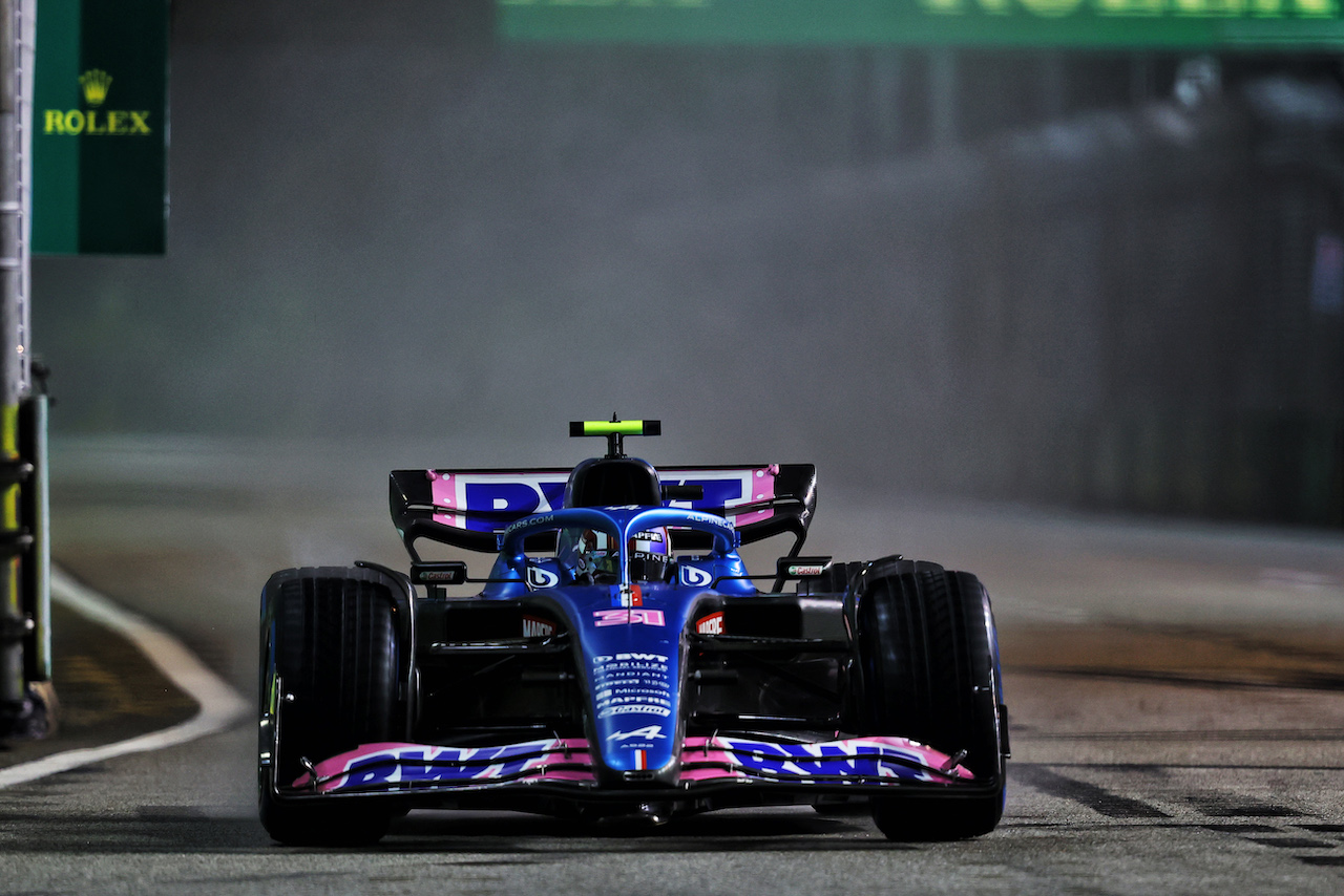 GP SINGAPORE, Esteban Ocon (FRA) Alpine F1 Team A522.
02.10.2022. Formula 1 World Championship, Rd 17, Singapore Grand Prix, Marina Bay Street Circuit, Singapore, Gara Day.
- www.xpbimages.com, EMail: requests@xpbimages.com © Copyright: Moy / XPB Images