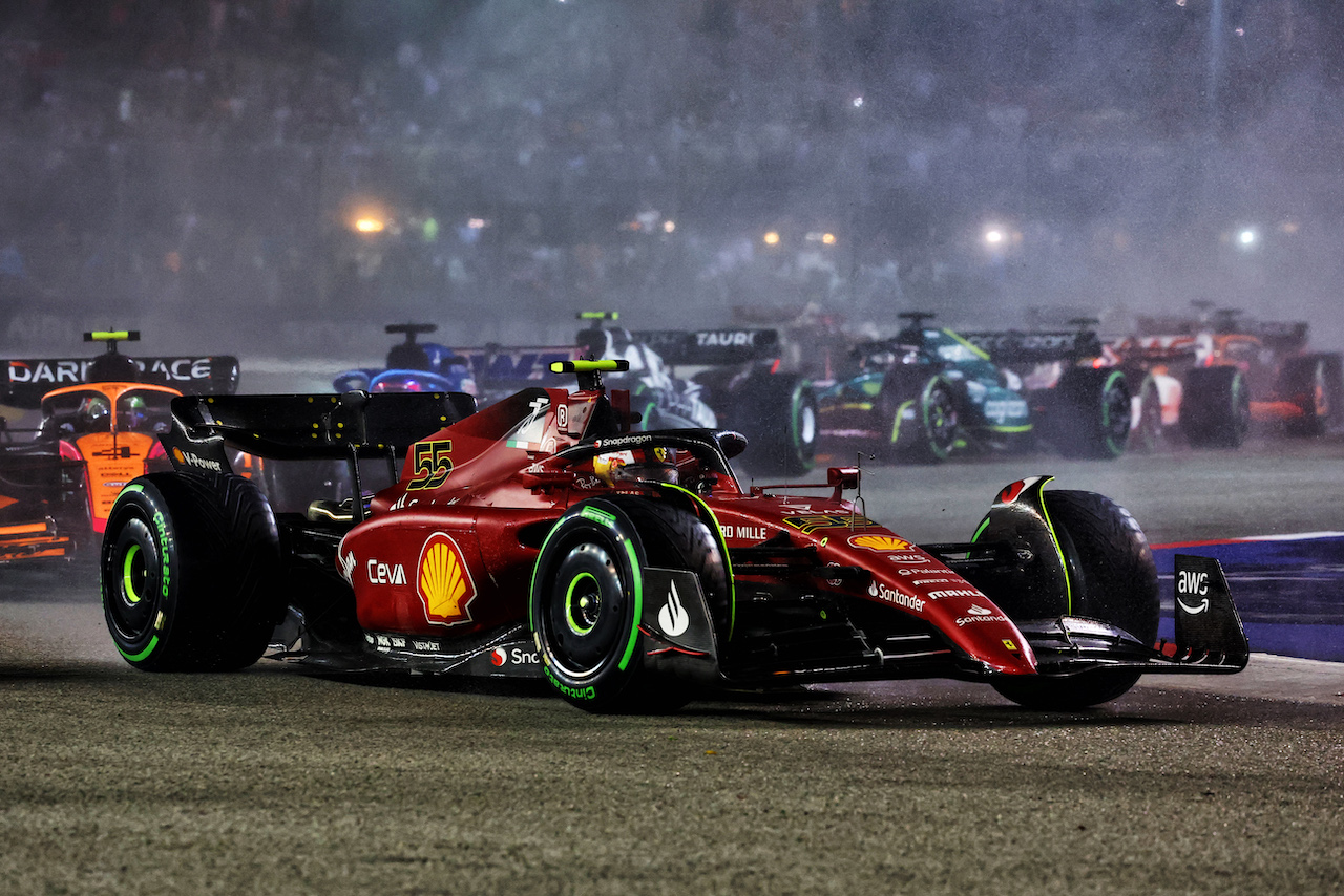 GP SINGAPORE, Carlos Sainz Jr (ESP) Ferrari F1-75.
02.10.2022. Formula 1 World Championship, Rd 17, Singapore Grand Prix, Marina Bay Street Circuit, Singapore, Gara Day.
- www.xpbimages.com, EMail: requests@xpbimages.com © Copyright: Charniaux / XPB Images