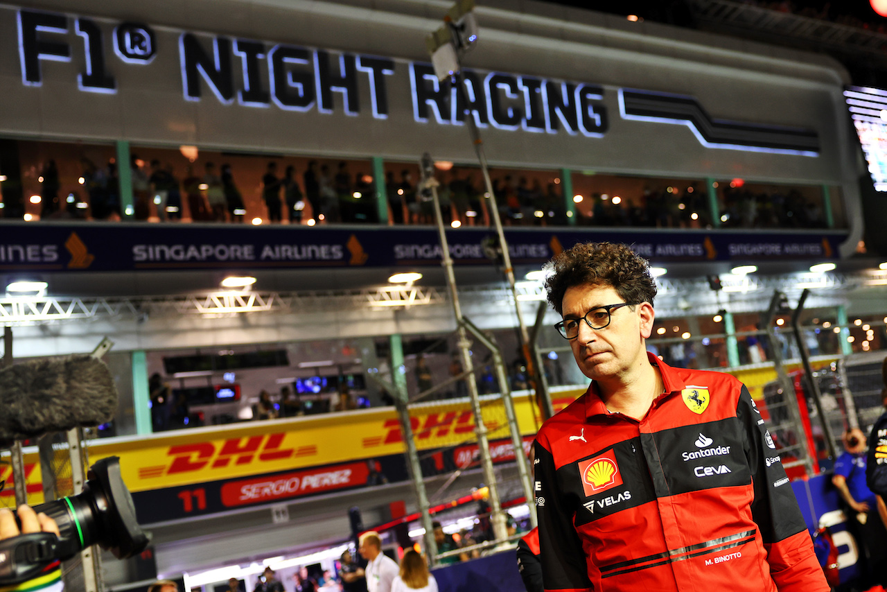 GP SINGAPORE, Mattia Binotto (ITA) Ferrari Team Principal on the grid.
02.10.2022. Formula 1 World Championship, Rd 17, Singapore Grand Prix, Marina Bay Street Circuit, Singapore, Gara Day.
- www.xpbimages.com, EMail: requests@xpbimages.com © Copyright: Batchelor / XPB Images