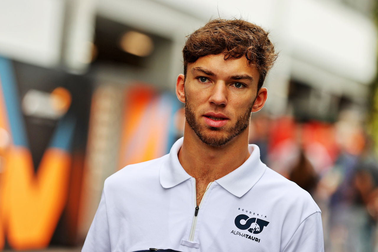 GP SINGAPORE, Pierre Gasly (FRA) AlphaTauri.
02.10.2022. Formula 1 World Championship, Rd 17, Singapore Grand Prix, Marina Bay Street Circuit, Singapore, Gara Day.
- www.xpbimages.com, EMail: requests@xpbimages.com © Copyright: Moy / XPB Images