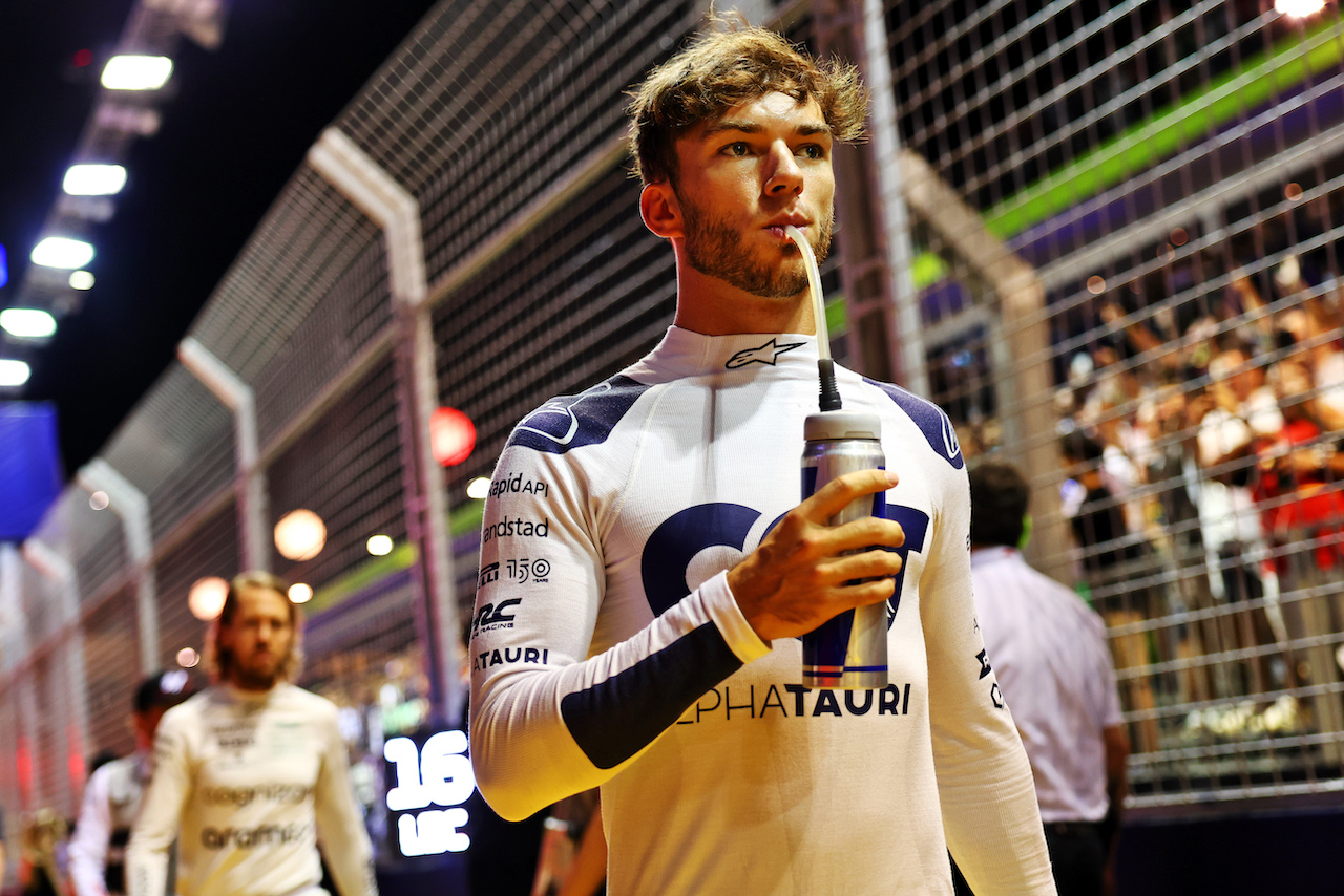 GP SINGAPORE, Pierre Gasly (FRA) AlphaTauri on the grid.
02.10.2022. Formula 1 World Championship, Rd 17, Singapore Grand Prix, Marina Bay Street Circuit, Singapore, Gara Day.
- www.xpbimages.com, EMail: requests@xpbimages.com © Copyright: Batchelor / XPB Images