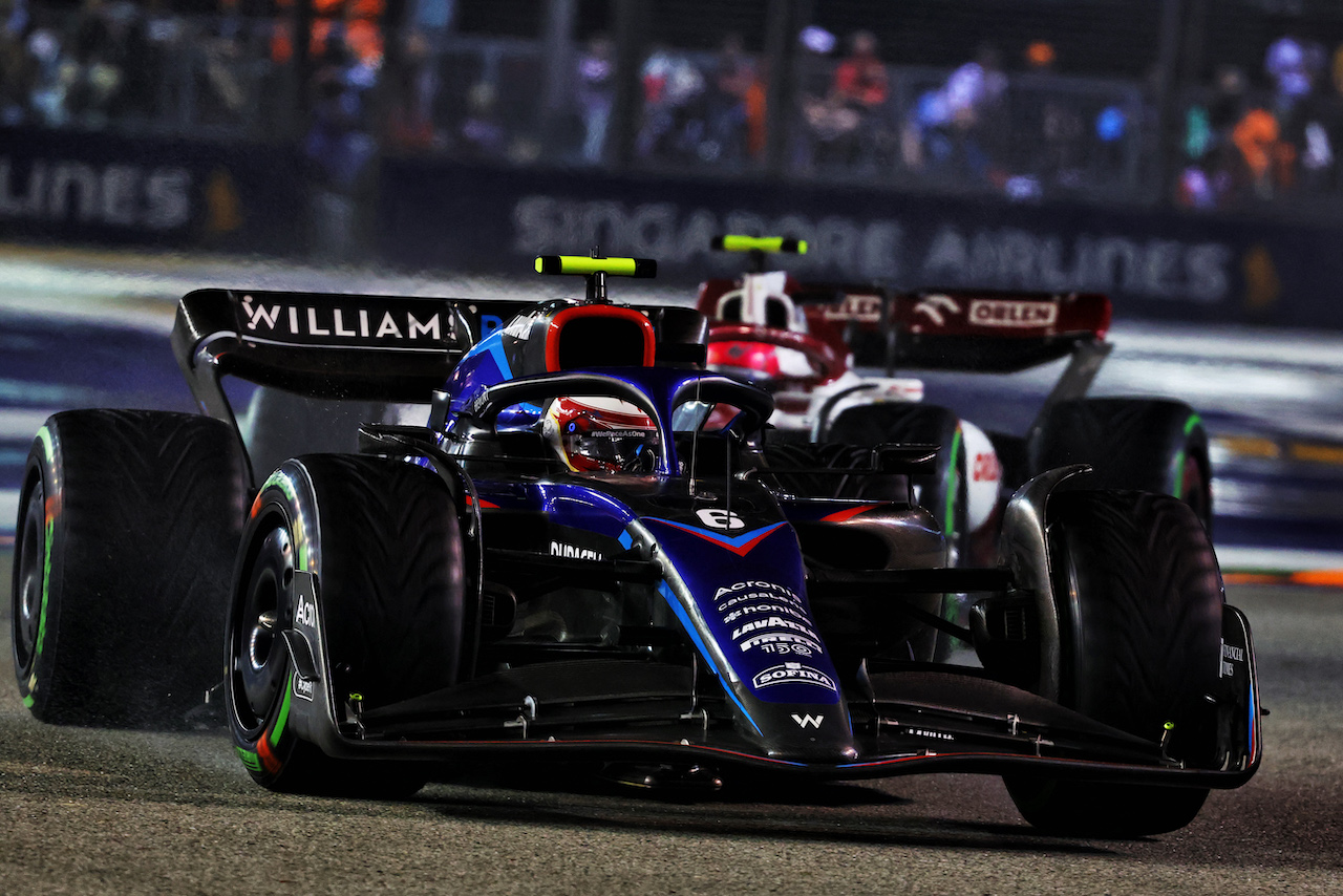 GP SINGAPORE, Nicholas Latifi (CDN) Williams Racing FW44.
02.10.2022. Formula 1 World Championship, Rd 17, Singapore Grand Prix, Marina Bay Street Circuit, Singapore, Gara Day.
- www.xpbimages.com, EMail: requests@xpbimages.com © Copyright: Charniaux / XPB Images