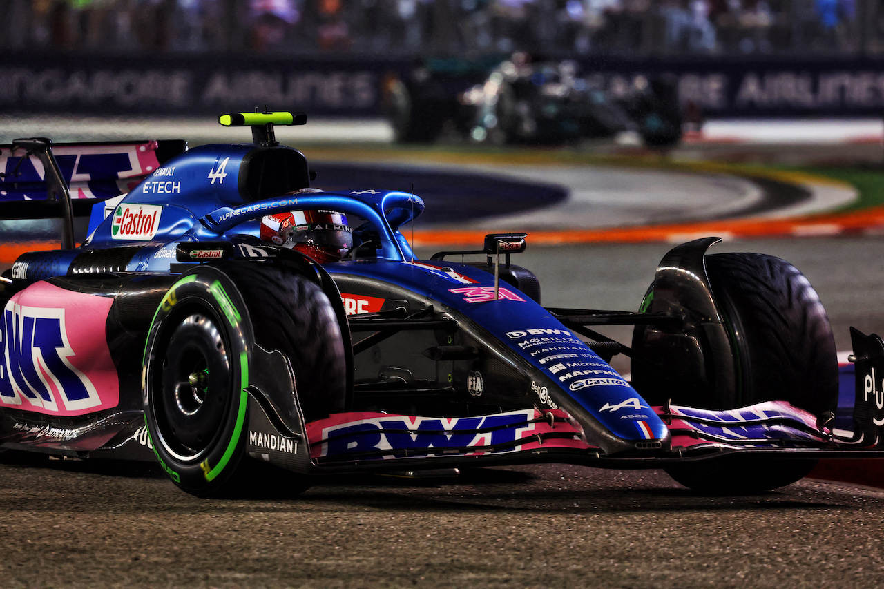 GP SINGAPORE, Esteban Ocon (FRA) Alpine F1 Team A522.
02.10.2022. Formula 1 World Championship, Rd 17, Singapore Grand Prix, Marina Bay Street Circuit, Singapore, Gara Day.
- www.xpbimages.com, EMail: requests@xpbimages.com © Copyright: Charniaux / XPB Images