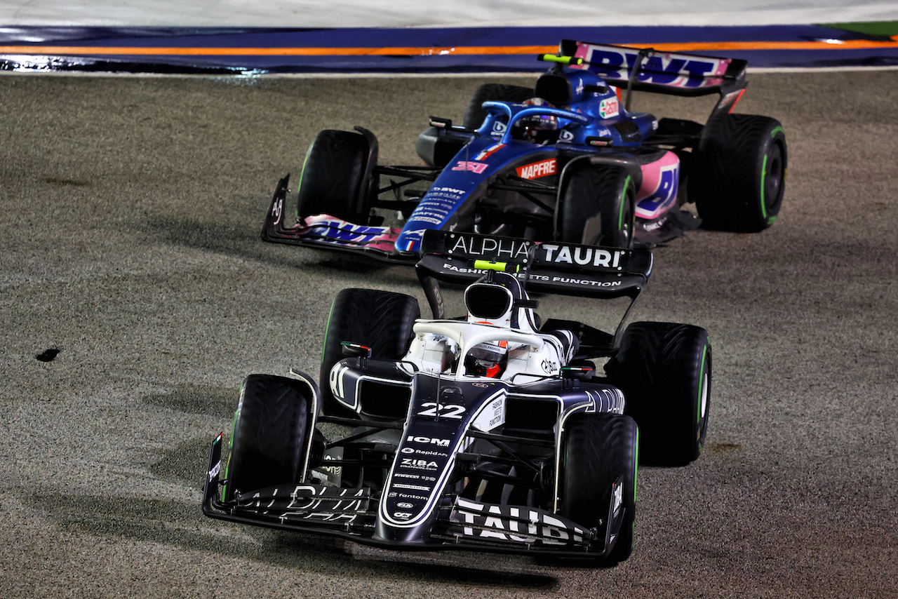 GP SINGAPORE, Yuki Tsunoda (JPN) AlphaTauri AT03.
02.10.2022. Formula 1 World Championship, Rd 17, Singapore Grand Prix, Marina Bay Street Circuit, Singapore, Gara Day.
- www.xpbimages.com, EMail: requests@xpbimages.com © Copyright: Charniaux / XPB Images