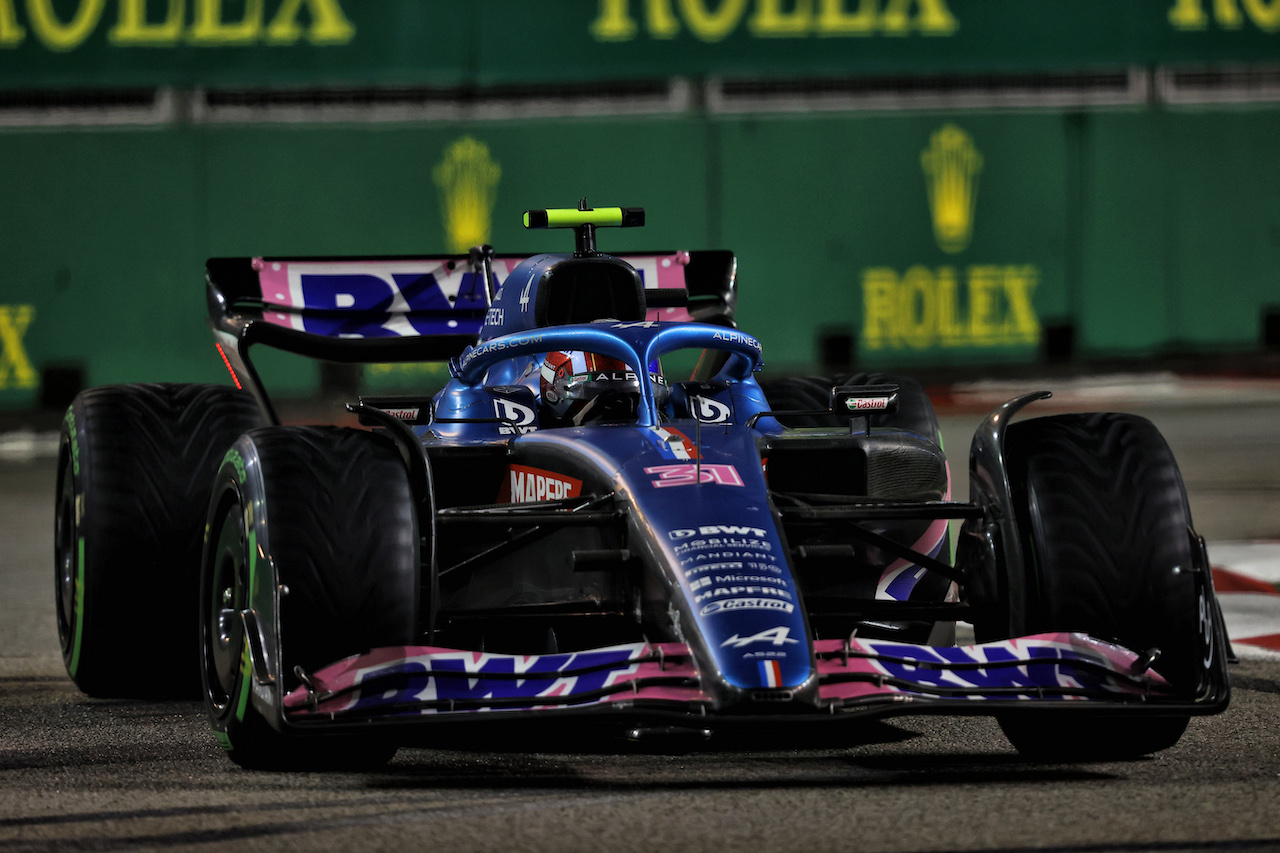 GP SINGAPORE, Esteban Ocon (FRA) Alpine F1 Team A522.
02.10.2022. Formula 1 World Championship, Rd 17, Singapore Grand Prix, Marina Bay Street Circuit, Singapore, Gara Day.
- www.xpbimages.com, EMail: requests@xpbimages.com © Copyright: Moy / XPB Images