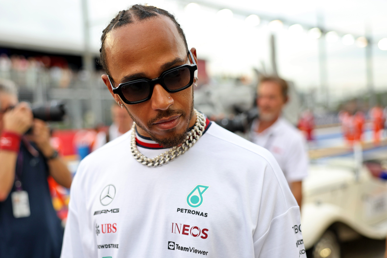 GP SINGAPORE, Lewis Hamilton (GBR) Mercedes AMG F1 on the drivers parade.
02.10.2022. Formula 1 World Championship, Rd 17, Singapore Grand Prix, Marina Bay Street Circuit, Singapore, Gara Day.
- www.xpbimages.com, EMail: requests@xpbimages.com © Copyright: Bearne / XPB Images