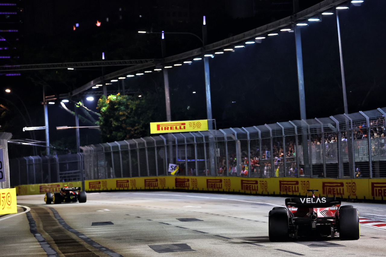 GP SINGAPORE, Charles Leclerc (MON) Ferrari F1-75.
02.10.2022. Formula 1 World Championship, Rd 17, Singapore Grand Prix, Marina Bay Street Circuit, Singapore, Gara Day.
 - www.xpbimages.com, EMail: requests@xpbimages.com © Copyright: Coates / XPB Images