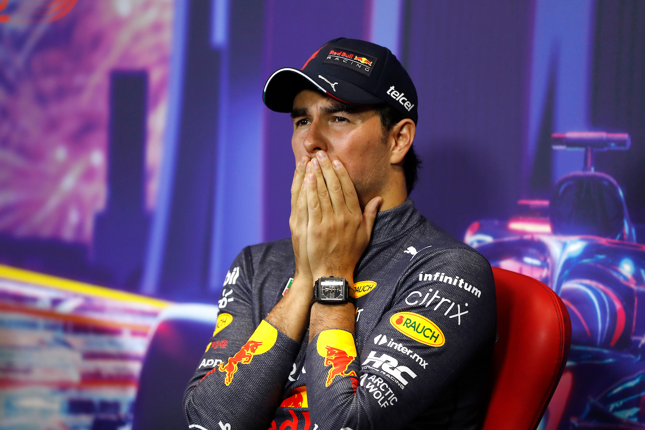 GP SINGAPORE, Sergio Perez (MEX) Red Bull Racing in the post race FIA Press Conference.
02.10.2022. Formula 1 World Championship, Rd 17, Singapore Grand Prix, Marina Bay Street Circuit, Singapore, Gara Day.
- www.xpbimages.com, EMail: requests@xpbimages.com © Copyright: XPB Images
