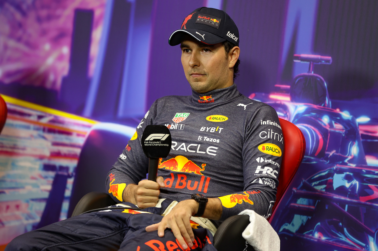 GP SINGAPORE, Sergio Perez (MEX) Red Bull Racing in the post race FIA Press Conference.
02.10.2022. Formula 1 World Championship, Rd 17, Singapore Grand Prix, Marina Bay Street Circuit, Singapore, Gara Day.
- www.xpbimages.com, EMail: requests@xpbimages.com © Copyright: XPB Images