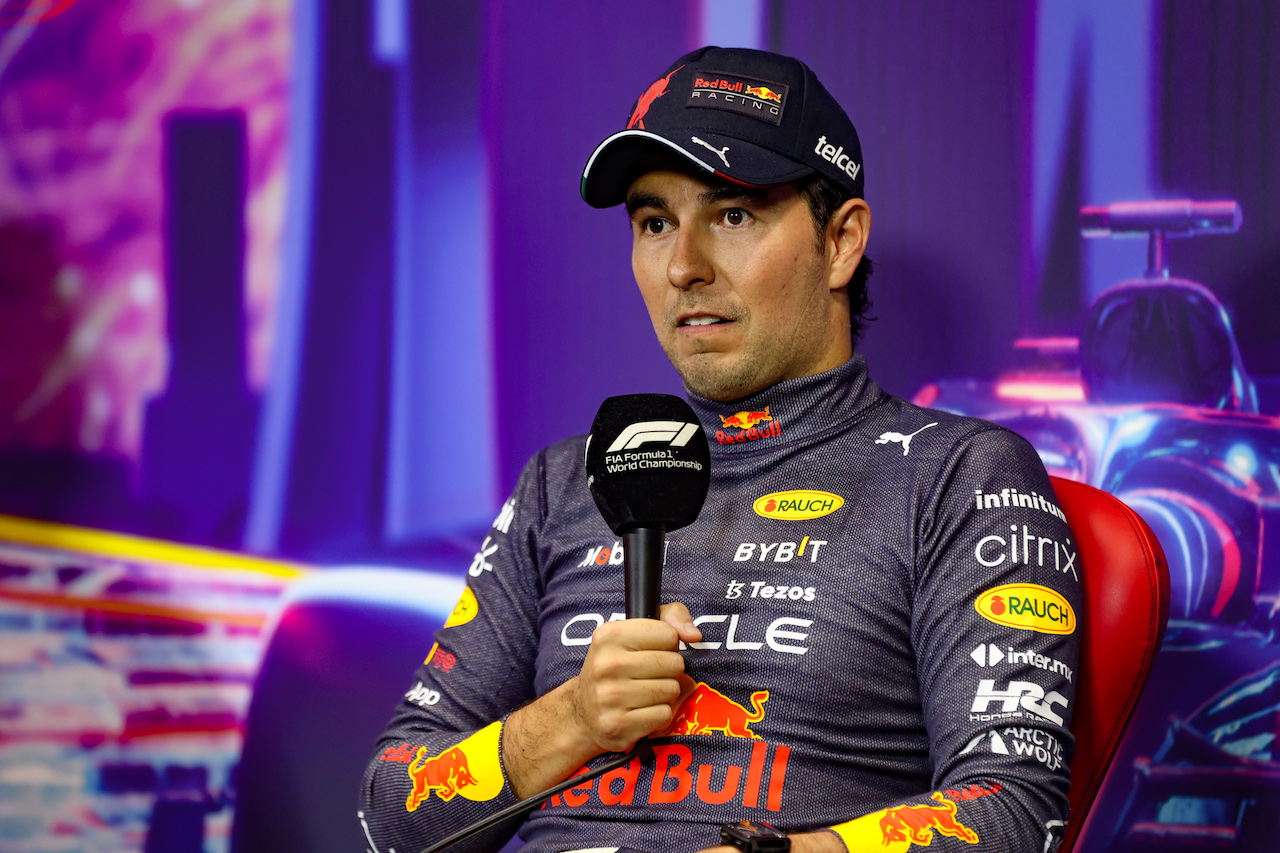 GP SINGAPORE, Sergio Perez (MEX) Red Bull Racing in the post race FIA Press Conference.
02.10.2022. Formula 1 World Championship, Rd 17, Singapore Grand Prix, Marina Bay Street Circuit, Singapore, Gara Day.
- www.xpbimages.com, EMail: requests@xpbimages.com © Copyright: XPB Images