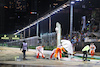 GP SINGAPORE, Circuit Atmosfera - marshals sweep the circuit of rain water.
02.10.2022. Formula 1 World Championship, Rd 17, Singapore Grand Prix, Marina Bay Street Circuit, Singapore, Gara Day.
- www.xpbimages.com, EMail: requests@xpbimages.com © Copyright: Moy / XPB Images