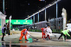 GP SINGAPORE, Circuit Atmosfera - marshals sweep the circuit of rain water.
02.10.2022. Formula 1 World Championship, Rd 17, Singapore Grand Prix, Marina Bay Street Circuit, Singapore, Gara Day.
- www.xpbimages.com, EMail: requests@xpbimages.com © Copyright: Moy / XPB Images