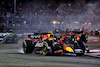 GP SINGAPORE, Sergio Perez (MEX) Red Bull Racing RB18 davanti a at the partenza of the race.
02.10.2022. Formula 1 World Championship, Rd 17, Singapore Grand Prix, Marina Bay Street Circuit, Singapore, Gara Day.
- www.xpbimages.com, EMail: requests@xpbimages.com © Copyright: Charniaux / XPB Images