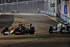 GP SINGAPORE, Max Verstappen (NLD) Red Bull Racing RB18 e Yuki Tsunoda (JPN) AlphaTauri AT03 battle for position.
02.10.2022. Formula 1 World Championship, Rd 17, Singapore Grand Prix, Marina Bay Street Circuit, Singapore, Gara Day.
- www.xpbimages.com, EMail: requests@xpbimages.com © Copyright: Bearne / XPB Images