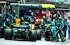 GP SINGAPORE, Lance Stroll (CDN) Aston Martin F1 Team AMR22 makes a pit stop.
02.10.2022. Formula 1 World Championship, Rd 17, Singapore Grand Prix, Marina Bay Street Circuit, Singapore, Gara Day.
- www.xpbimages.com, EMail: requests@xpbimages.com © Copyright: Batchelor / XPB Images