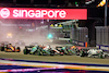 GP SINGAPORE, Lance Stroll (CDN) Aston Martin F1 Team AMR22; Kevin Magnussen (DEN) Haas VF-22; Sebastian Vettel (GER) Aston Martin F1 Team AMR22; e Max Verstappen (NLD) Red Bull Racing RB18 at the partenza of the race.
02.10.2022. Formula 1 World Championship, Rd 17, Singapore Grand Prix, Marina Bay Street Circuit, Singapore, Gara Day.
- www.xpbimages.com, EMail: requests@xpbimages.com © Copyright: Batchelor / XPB Images