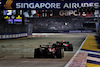 GP SINGAPORE, Sergio Perez (MEX) Red Bull Racing RB18 davanti a Charles Leclerc (MON) Ferrari F1-75.
02.10.2022. Formula 1 World Championship, Rd 17, Singapore Grand Prix, Marina Bay Street Circuit, Singapore, Gara Day.
- www.xpbimages.com, EMail: requests@xpbimages.com © Copyright: Moy / XPB Images
