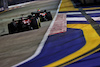 GP SINGAPORE, Sergio Perez (MEX) Red Bull Racing RB18 davanti a Charles Leclerc (MON) Ferrari F1-75.
02.10.2022. Formula 1 World Championship, Rd 17, Singapore Grand Prix, Marina Bay Street Circuit, Singapore, Gara Day.
- www.xpbimages.com, EMail: requests@xpbimages.com © Copyright: Moy / XPB Images