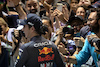 GP SINGAPORE, Gara winner Sergio Perez (MEX) Red Bull Racing celebrates in parc ferme.
02.10.2022. Formula 1 World Championship, Rd 17, Singapore Grand Prix, Marina Bay Street Circuit, Singapore, Gara Day.
- www.xpbimages.com, EMail: requests@xpbimages.com © Copyright: Bearne / XPB Images