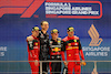 GP SINGAPORE, The podium (L to R): Charles Leclerc (MON) Ferrari, second; Hugh Bird (GBR) Red Bull Racing Engineer; Sergio Perez (MEX) Red Bull Racing, vincitore; Carlos Sainz Jr (ESP) Ferrari, third.
02.10.2022. Formula 1 World Championship, Rd 17, Singapore Grand Prix, Marina Bay Street Circuit, Singapore, Gara Day.
- www.xpbimages.com, EMail: requests@xpbimages.com © Copyright: Moy / XPB Images