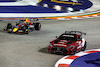 GP SINGAPORE, Safety car e Sergio Perez (MEX), Red Bull Racing 
02.10.2022. Formula 1 World Championship, Rd 17, Singapore Grand Prix, Marina Bay Street Circuit, Singapore, Gara Day.
- www.xpbimages.com, EMail: requests@xpbimages.com ¬© Copyright: Charniaux / XPB Images