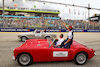 GP SINGAPORE, Yuki Tsunoda (JPN) AlphaTauri on the drivers parade.
02.10.2022. Formula 1 World Championship, Rd 17, Singapore Grand Prix, Marina Bay Street Circuit, Singapore, Gara Day.
 - www.xpbimages.com, EMail: requests@xpbimages.com © Copyright: Coates / XPB Images