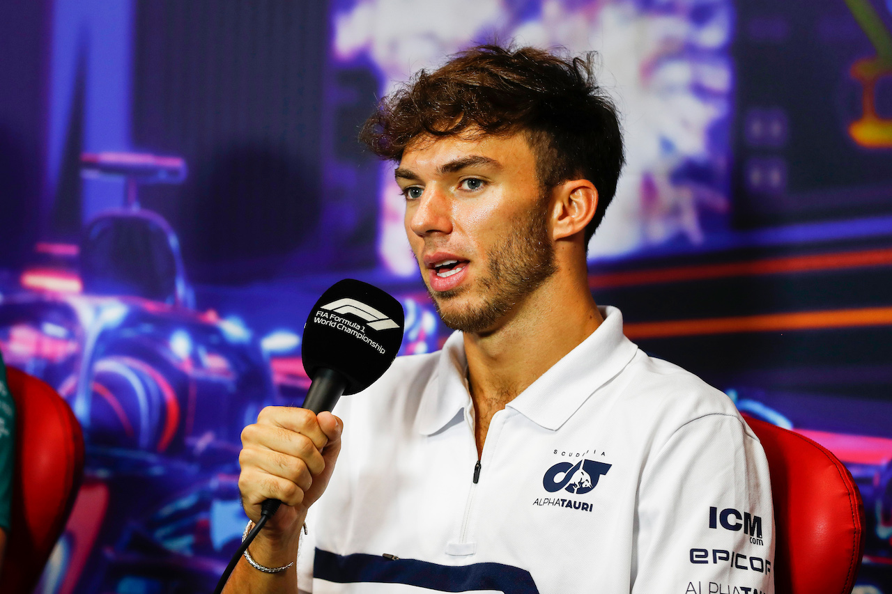 GP SINGAPORE, Pierre Gasly (FRA) AlphaTauri in the FIA Press Conference.
29.09.2022. Formula 1 World Championship, Rd 17, Singapore Grand Prix, Marina Bay Street Circuit, Singapore, Preparation Day.
- www.xpbimages.com, EMail: requests@xpbimages.com © Copyright: XPB Images