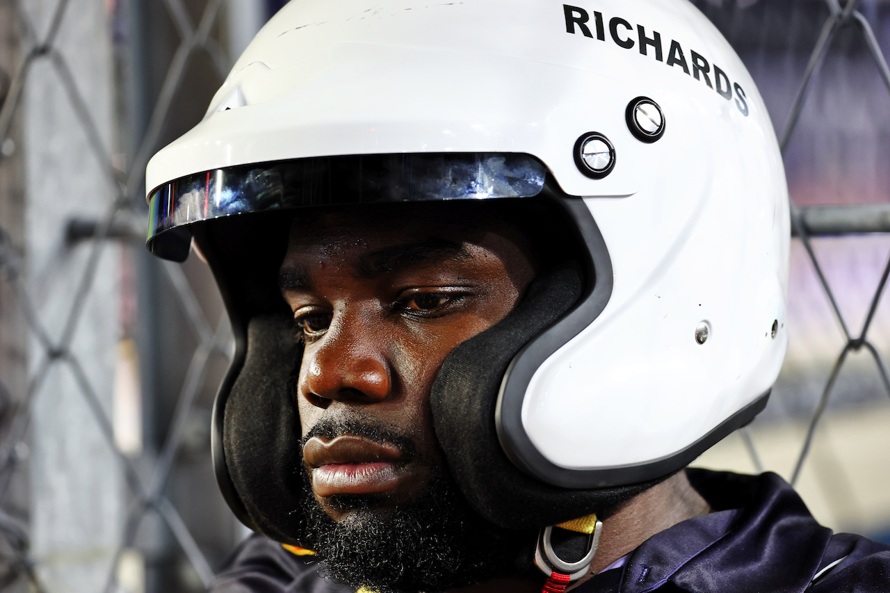 GP SINGAPORE, Micah Richards (GBR) Former Professional Football Player.
29.09.2022. Formula 1 World Championship, Rd 17, Singapore Grand Prix, Marina Bay Street Circuit, Singapore, Preparation Day.
 - www.xpbimages.com, EMail: requests@xpbimages.com © Copyright: Coates / XPB Images