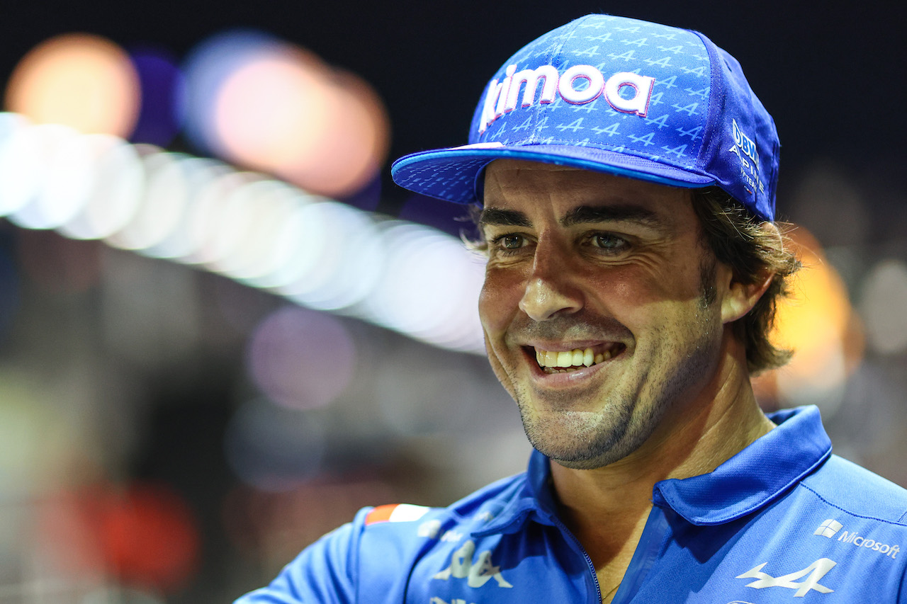 GP SINGAPORE, Fernando Alonso (ESP), Alpine F1 Team 
29.09.2022. Formula 1 World Championship, Rd 17, Singapore Grand Prix, Marina Bay Street Circuit, Singapore, Preparation Day.
- www.xpbimages.com, EMail: requests@xpbimages.com ¬© Copyright: Charniaux / XPB Images