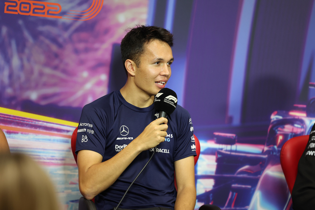 GP SINGAPORE, Alexander Albon (THA) Williams Racing in the FIA Press Conference.
29.09.2022. Formula 1 World Championship, Rd 17, Singapore Grand Prix, Marina Bay Street Circuit, Singapore, Preparation Day.
- www.xpbimages.com, EMail: requests@xpbimages.com © Copyright: XPB Images