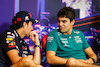 GP SINGAPORE, (L to R): Sergio Perez (MEX) Red Bull Racing e Lance Stroll (CDN) Aston Martin F1 Team in the FIA Press Conference.
29.09.2022. Formula 1 World Championship, Rd 17, Singapore Grand Prix, Marina Bay Street Circuit, Singapore, Preparation Day.
- www.xpbimages.com, EMail: requests@xpbimages.com © Copyright: XPB Images