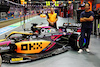 GP SINGAPORE, Zak Brown (USA) McLaren Executive Director with Haider Rafique, Chief Marketing Officer, OKX - McLaren MCL36 livery reveal.
29.09.2022. Formula 1 World Championship, Rd 17, Singapore Grand Prix, Marina Bay Street Circuit, Singapore, Preparation Day.
- www.xpbimages.com, EMail: requests@xpbimages.com © Copyright: Batchelor / XPB Images