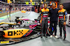 GP SINGAPORE, (L to R): Daniel Ricciardo (AUS) McLaren with Haider Rafique, Chief Marketing Officer, OKX e Lando Norris (GBR) McLaren - McLaren MCL36 livery reveal.
29.09.2022. Formula 1 World Championship, Rd 17, Singapore Grand Prix, Marina Bay Street Circuit, Singapore, Preparation Day.
- www.xpbimages.com, EMail: requests@xpbimages.com © Copyright: Batchelor / XPB Images