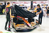 GP SINGAPORE, Daniel Ricciardo (AUS) McLaren with Haider Rafique, Chief Marketing Officer, OKX - McLaren MCL36 livery reveal.
29.09.2022. Formula 1 World Championship, Rd 17, Singapore Grand Prix, Marina Bay Street Circuit, Singapore, Preparation Day.
- www.xpbimages.com, EMail: requests@xpbimages.com © Copyright: Bearne / XPB Images