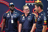 GP SINGAPORE, (L to R): Micah Richards (GBR) Former Professional Football Player wii Alan Carr (GBR) Comedian e Jamie Redknapp (GBR) Former Professional Football Player.
29.09.2022. Formula 1 World Championship, Rd 17, Singapore Grand Prix, Marina Bay Street Circuit, Singapore, Preparation Day.
 - www.xpbimages.com, EMail: requests@xpbimages.com © Copyright: Coates / XPB Images