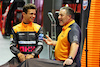 GP SINGAPORE, (L to R): Lando Norris (GBR) McLaren with Zak Brown (USA) McLaren Executive Director.
29.09.2022. Formula 1 World Championship, Rd 17, Singapore Grand Prix, Marina Bay Street Circuit, Singapore, Preparation Day.
 - www.xpbimages.com, EMail: requests@xpbimages.com © Copyright: Coates / XPB Images