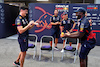 GP SINGAPORE, (L to R): Jo Canales, Red Bull Racing Personal Trainer with Micah Richards (GBR) Former Professional Football Player.
29.09.2022. Formula 1 World Championship, Rd 17, Singapore Grand Prix, Marina Bay Street Circuit, Singapore, Preparation Day.
 - www.xpbimages.com, EMail: requests@xpbimages.com © Copyright: Coates / XPB Images