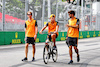 GP SINGAPORE, Lando Norris (GBR) McLaren rides the circuit with the team.
29.09.2022. Formula 1 World Championship, Rd 17, Singapore Grand Prix, Marina Bay Street Circuit, Singapore, Preparation Day.
- www.xpbimages.com, EMail: requests@xpbimages.com © Copyright: Batchelor / XPB Images
