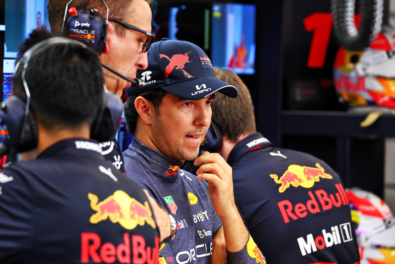 GP SINGAPORE, Sergio Perez (MEX) Red Bull Racing.
01.10.2022. Formula 1 World Championship, Rd 17, Singapore Grand Prix, Marina Bay Street Circuit, Singapore, Qualifiche Day.
 - www.xpbimages.com, EMail: requests@xpbimages.com © Copyright: Coates / XPB Images