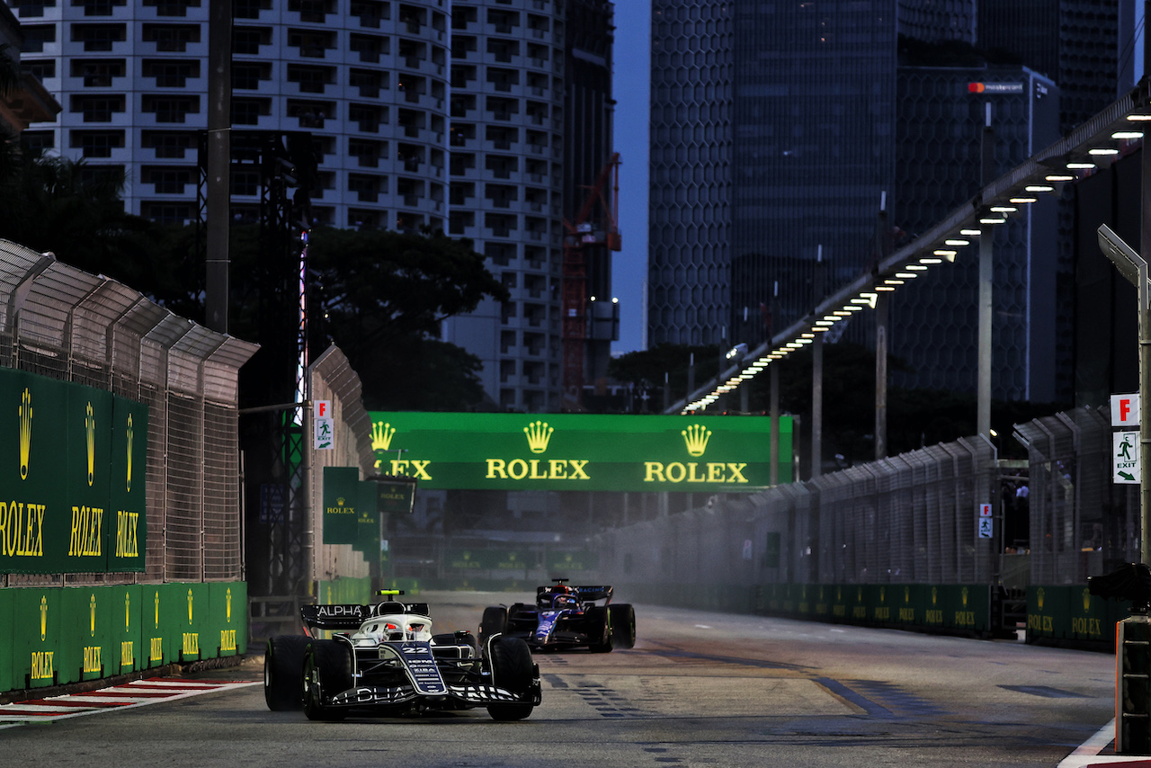 GP SINGAPORE, Yuki Tsunoda (JPN) AlphaTauri AT03.
01.10.2022. Formula 1 World Championship, Rd 17, Singapore Grand Prix, Marina Bay Street Circuit, Singapore, Qualifiche Day.
- www.xpbimages.com, EMail: requests@xpbimages.com © Copyright: Bearne / XPB Images